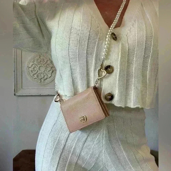 Authentic Gucci compact wallet Pink Beige - Picture 1 of 13